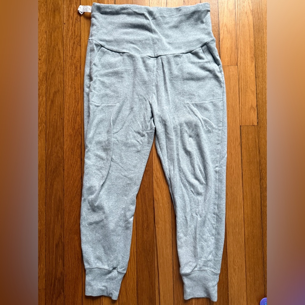 Maternity wide waistband joggers (light grey)